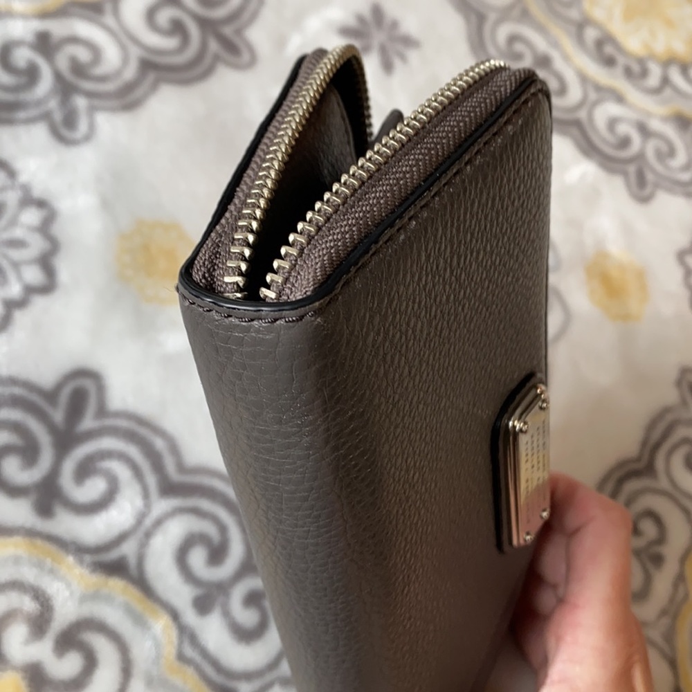 Marc Jacob’s Wallet - Picture 9 of 12